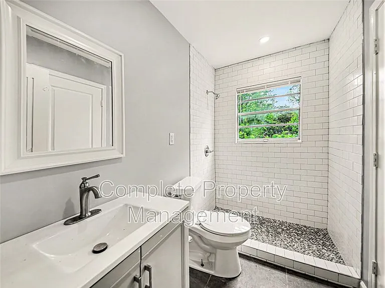 1900 Saint Charles Ave SW — Photo 15