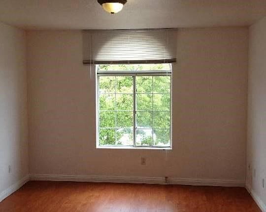 4th image of 637 N Hobart Blvd