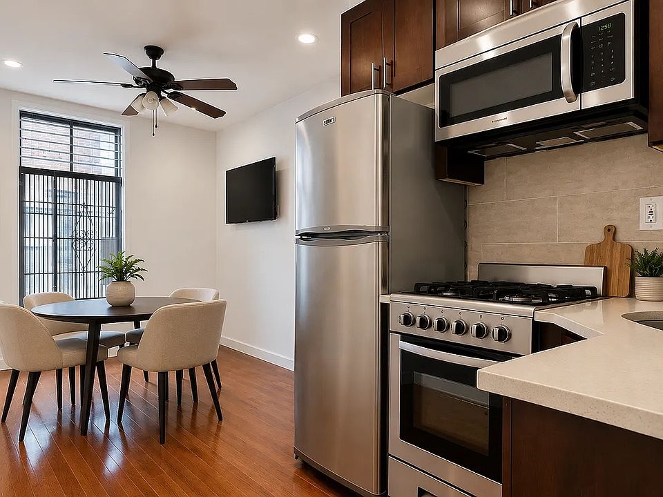 1st image of 386 Manhattan Ave #14A