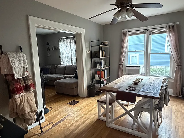 403 E Farnum Ave #1 — Photo 6