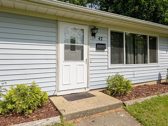 3rd image of 47 Woodlawn Ave S