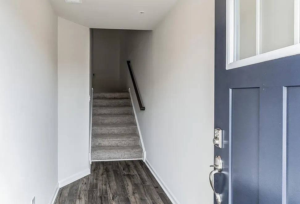 1129 Turnstone Dr — Photo 2