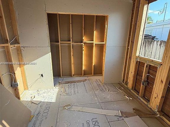 3rd image of 2235 SW 15th St