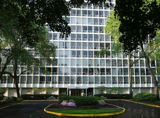 601 E 32nd St APT 400, Chicago, IL 60616