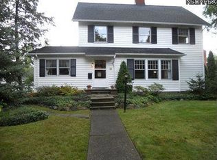 2929 Claremont Rd, Shaker Heights, OH 44122