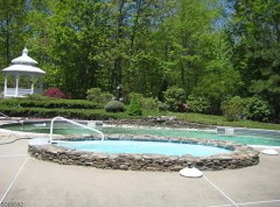 4 Richmond Rd APT 209, West Milford, NJ 07480