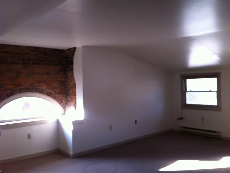 405 E Pitt St #C — Photo 2