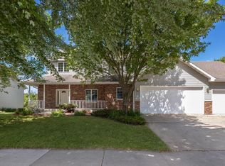 2027 Century Hills Dr NE, Rochester, MN 55906