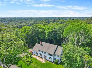 10 Hillcrest Ln, Old Greenwich, CT 06870