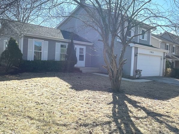 27W125 Chestnut Ln, Winfield, IL 60190