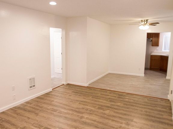 4th image of 214 Plymouth Dr