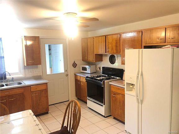 4th image of 84 Clearfield Dr