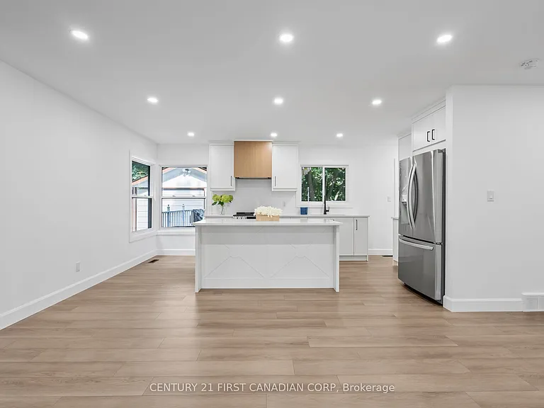 32 Braemar Cres — Photo 13
