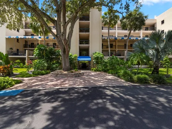 201 Tarpon Point, Tarpon Springs, FL 34689