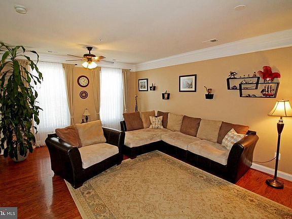 3rd image of 2119 Abbottsbury Way