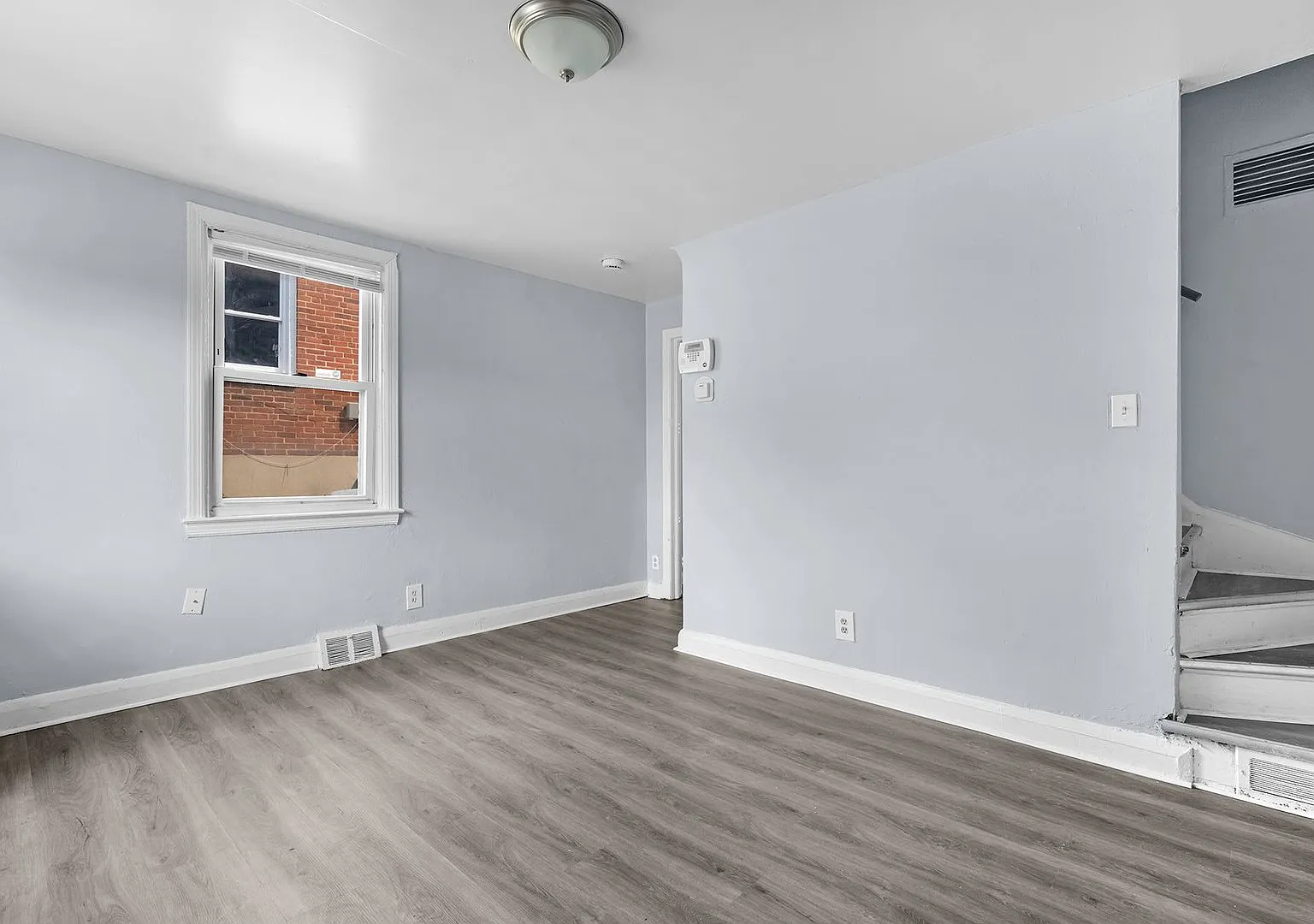 Newly Renovated 2 Bedroom In A Quiet Brooklyn Neighborhood — Photo 4