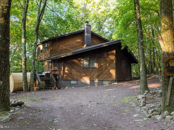 25 Skye Dr, Lake Harmony, PA 18624