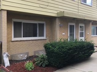 5021 Suffield Ct APT C, Skokie, IL 60077