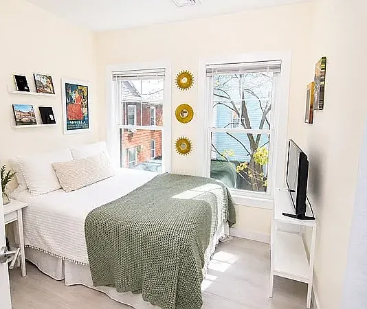 3 Evergreen Ave #3 — Photo 2