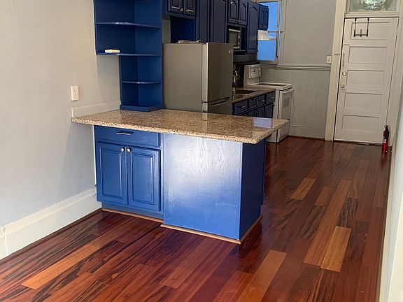 4th image of 373B 10th Ave #373B