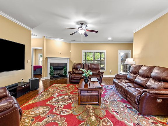 4th image of 119 Twin Springs Dr
