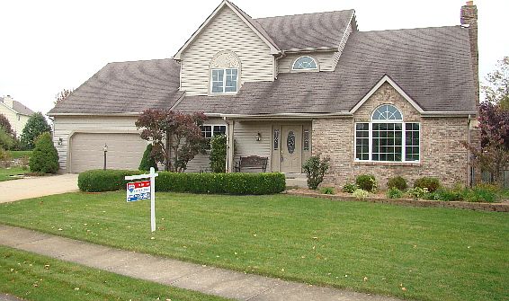 3rd image of 53064 Woodmar Dr