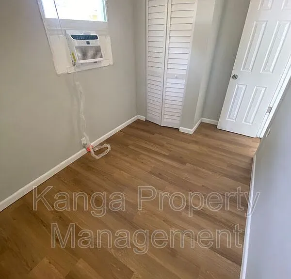 3723 Morton Ave #5 — Photo 12