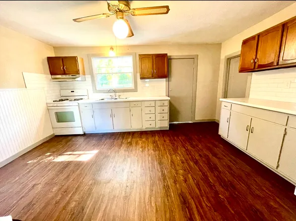 307 W 18th St, Erie, PA 16502