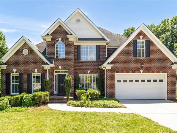 1905 Overshoot Ct, Greensboro, NC 27455