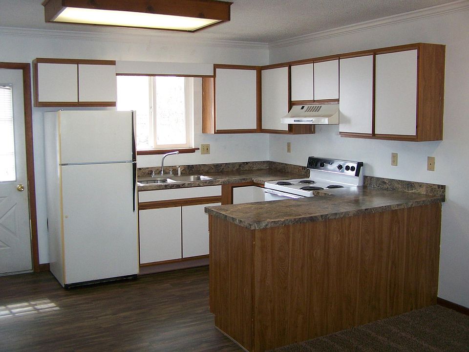 2nd image of 89 N Cook St