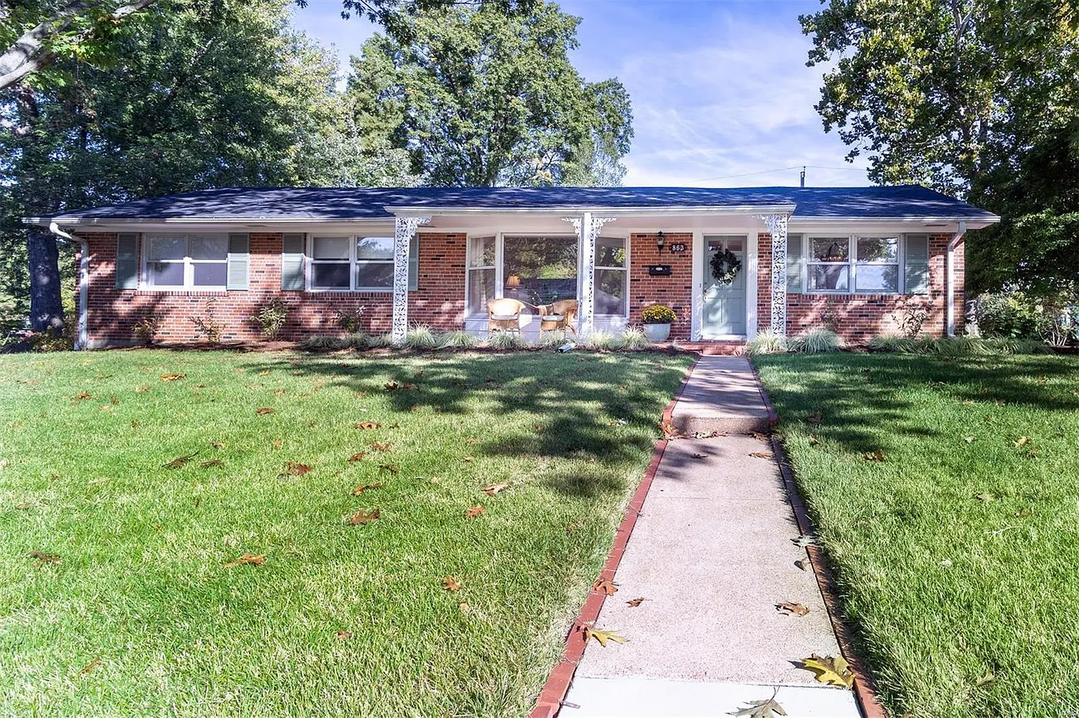 863 Garland Pl photo 1