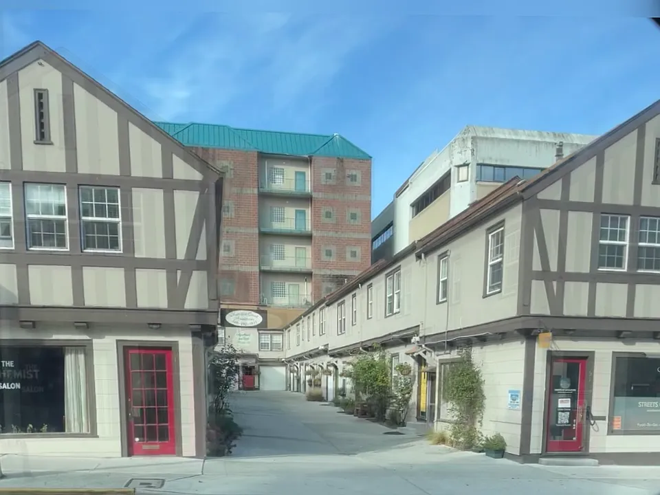 Olympia Court Apartments