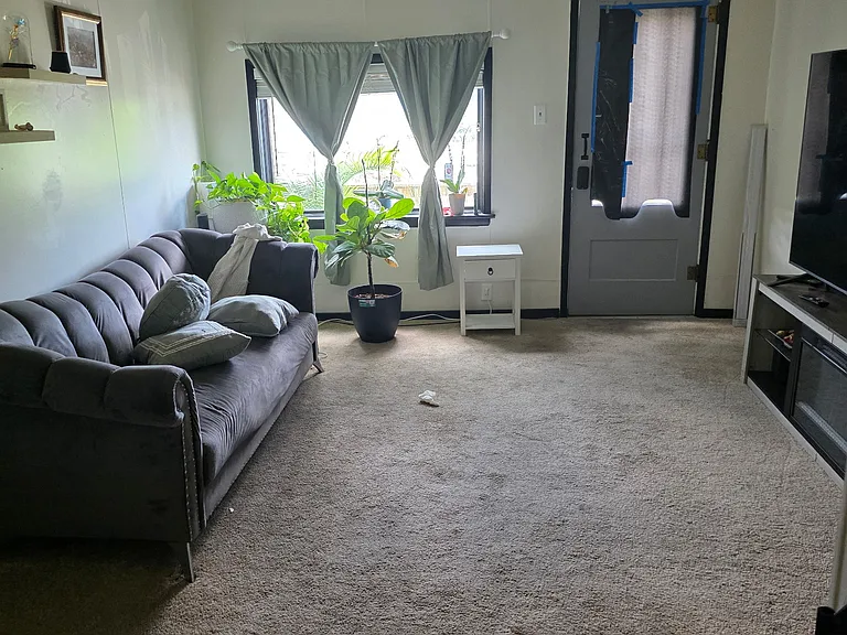 606 W Mulberry St — Photo 11