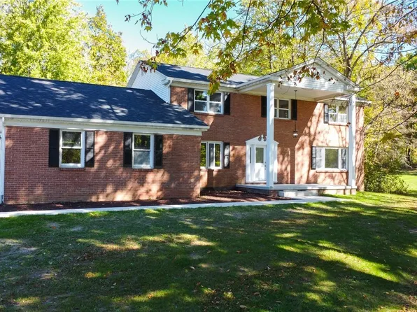 6785 Tanglewood Dr, Youngstown, OH 44512