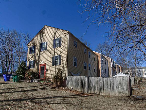 3rd image of 112 Canterbury Ct