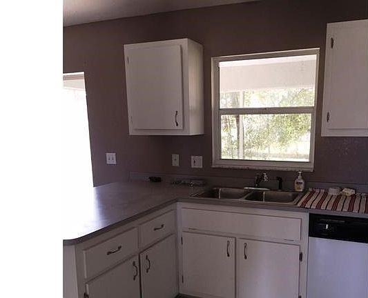 4th image of 228 NE 7th Pl