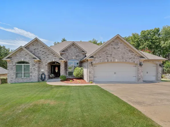9508 W Lake Cir, Sherwood, AR 72120