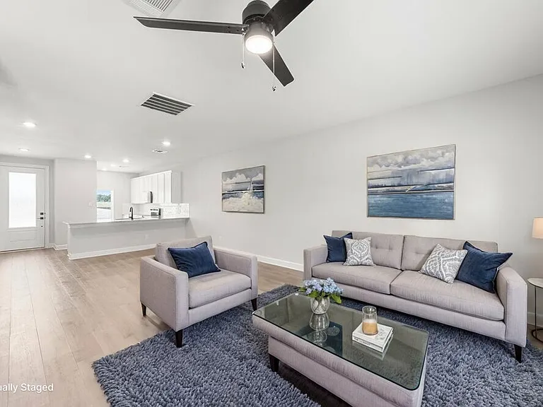 240 Live Oak Ln — Photo 10