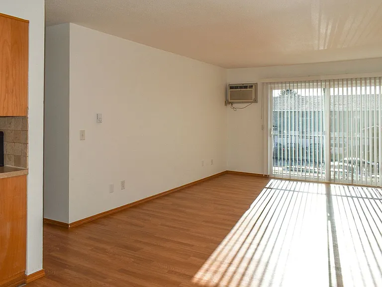 Casa Grande Apartments — Photo 12