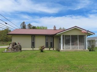 11352 Wake Robin Ln, Conneaut Lake, PA 16316