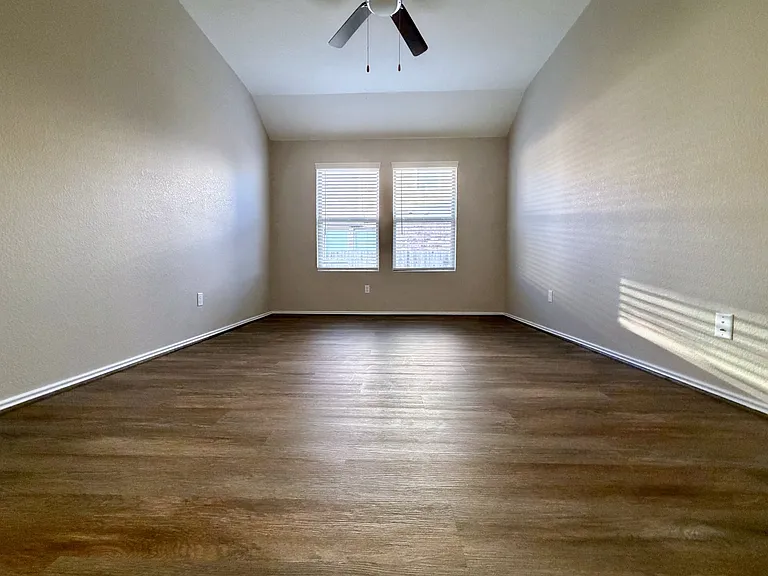 601 Sassafras St — Photo 15