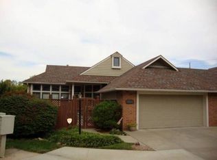 1502 Crossgate Dr, Lawrence, KS 66047