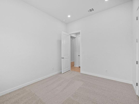 5th image of 425 Brandywine Rd