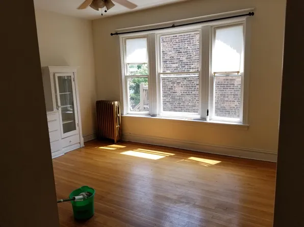 6121 S Saint Lawrence Ave APT 2, Chicago, IL 60637