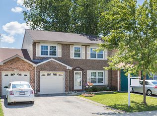 1427 Oxford St, Carol Stream, IL 60188