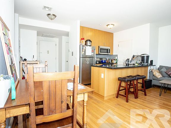 4th image of 261 Eckford St APT 4B