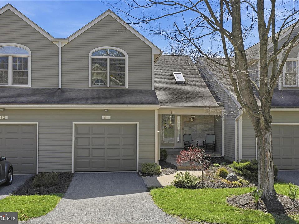 1st image of 61 Deer Ford Dr
