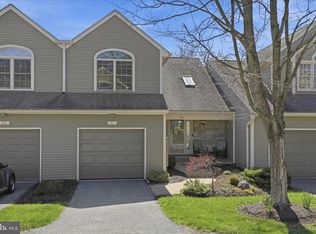 61 Deer Ford Dr, Lancaster, PA 17601