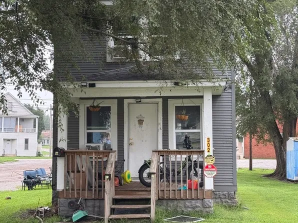 302 12th St, East Moline, IL 61244