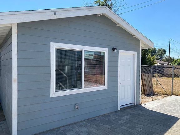 2nd image of 370 N Palomares St #368